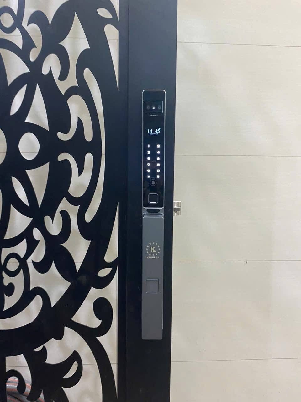 Khóa vân tay cửa nhôm kính Kassler KL-599 CNC 02